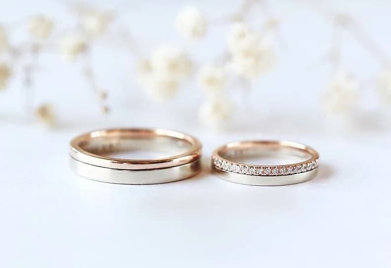 حلقه ست نقره دوتیکه دور نگین، رنگ طلایی و نقره‌ای، جنس فلز، طرح سنگ‌دوزی