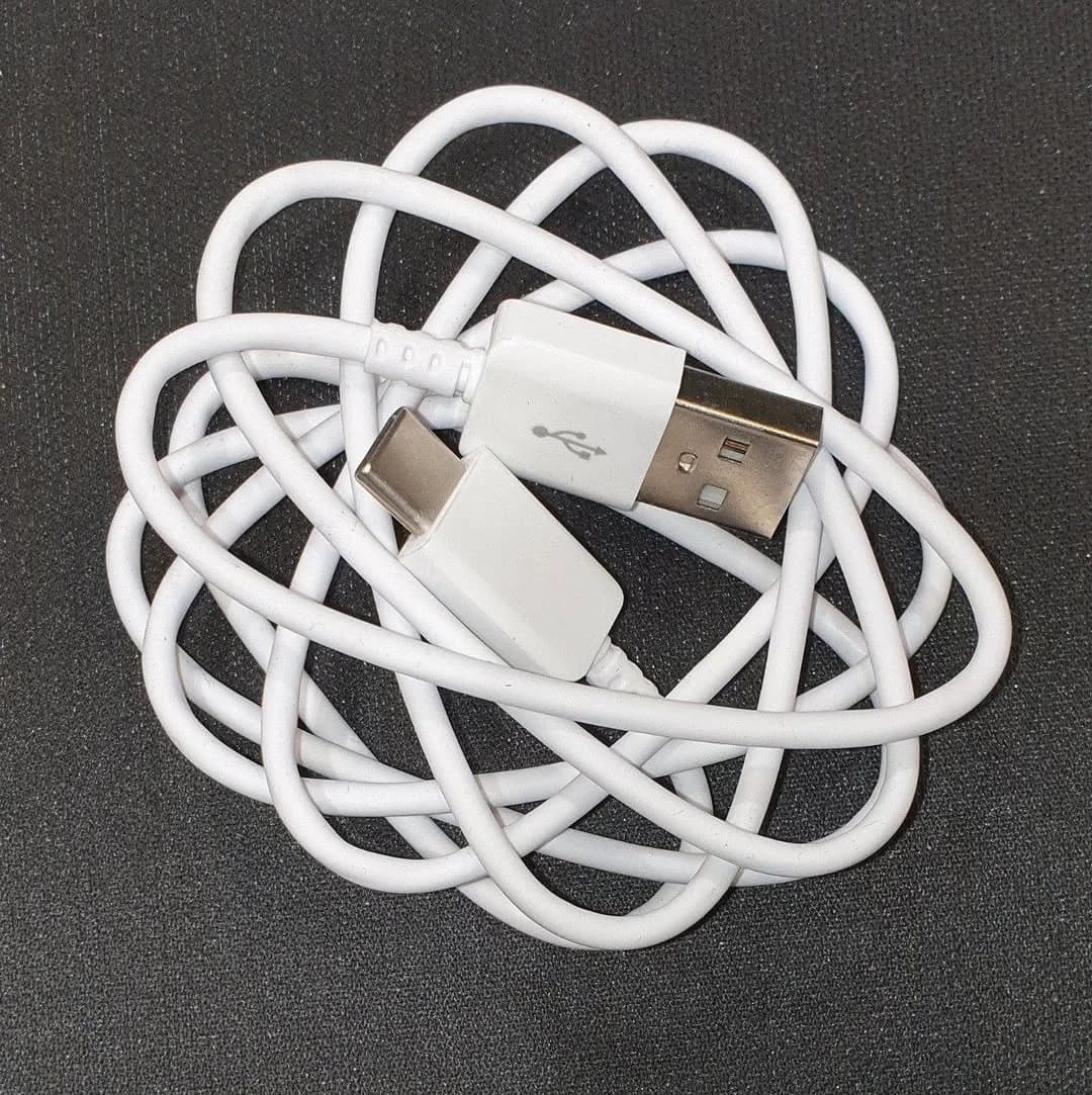 کابل شارژ S8 ریمکس، رنگ سفید، جنس پلاستیک، USB به Micro USB