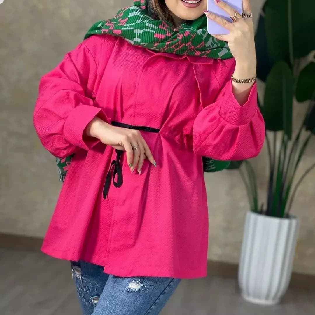 مانتو عروسکی بهاره، رنگ صورتی، قد متوسط، آستین پفی، کمربند دار
