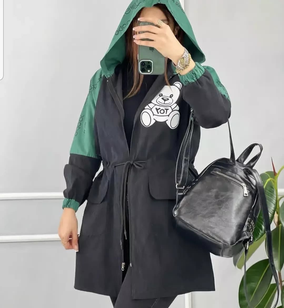 مانتو میکرو عروسکی، رنگ مشکی و سبز، متوسط، کلاه‌دار، آستین بلند، آزاد