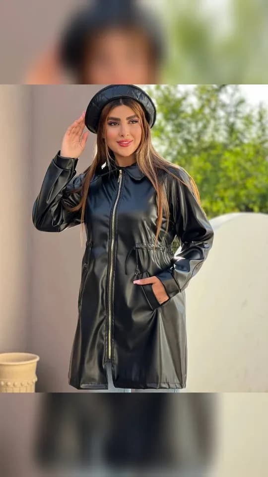 مانتو چرم تیرکمونی مشکی، قد متوسط، یقه برگردان، آستین بلند