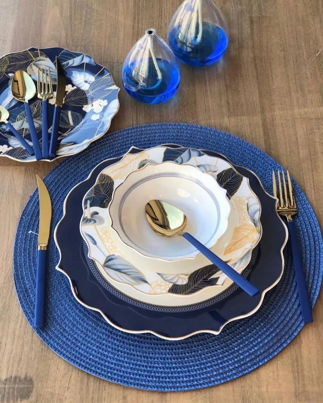 سرویس چینی استخوانی ۲۴ پارچه