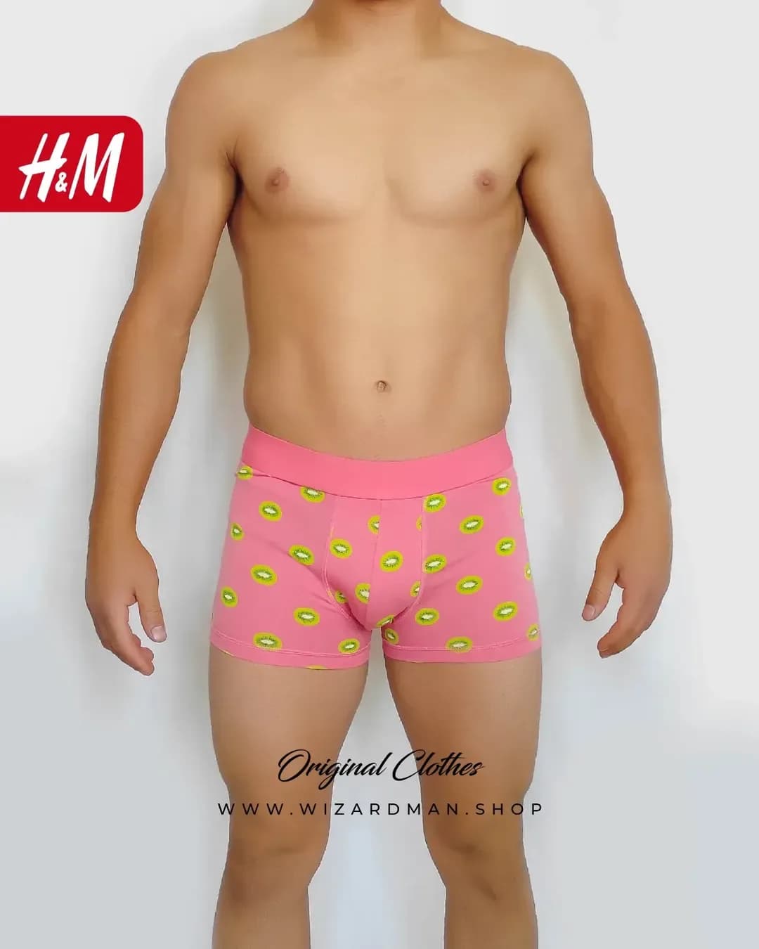 شورت مردانه پادار طرح کیوی گلبه‌ای H&M، رنگ صورتی، سبز و زرد، طرح شخصیت کارتونی، باکسر، جذب