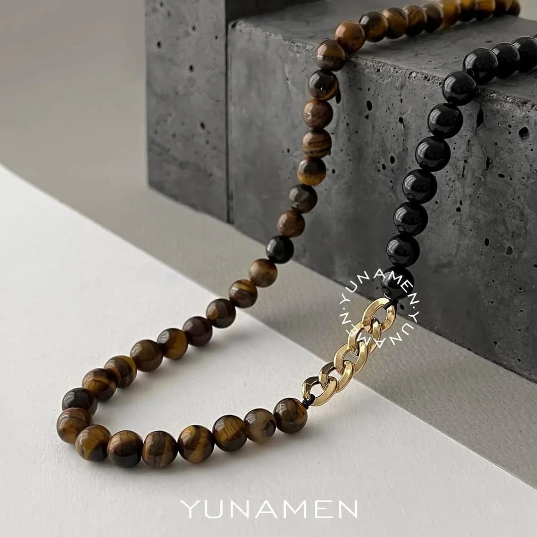 گردنبند سنگ اونیکس و طلا مردانه مدل Y828، رنگ قهوه‌ای، مشکی و طلایی، جنس فلز، مهره‌ای، زنجیری