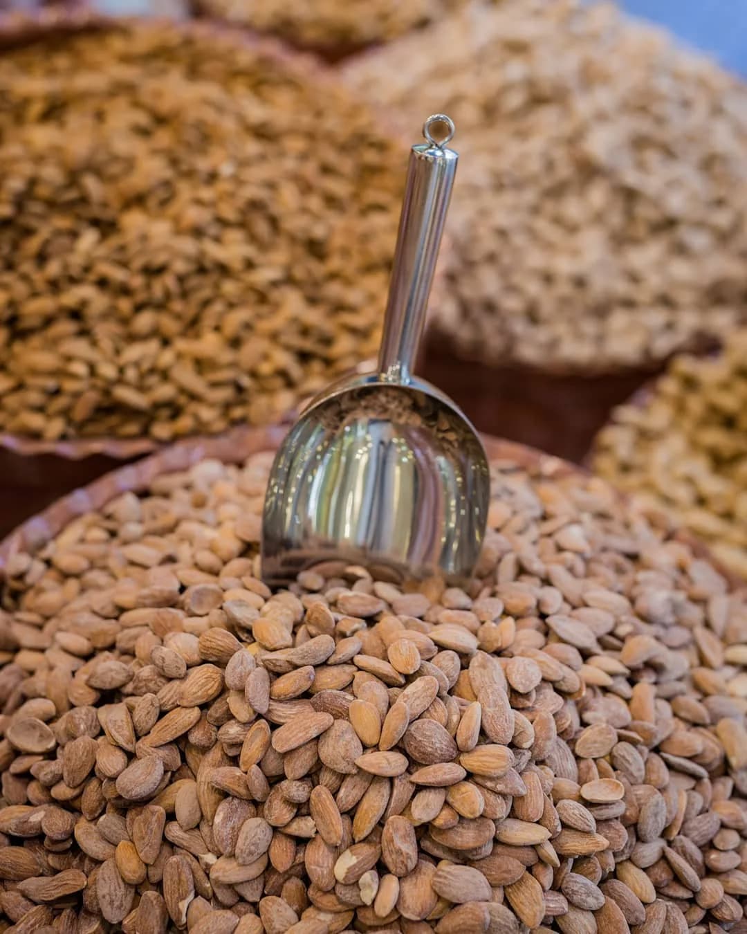 بادام زربار