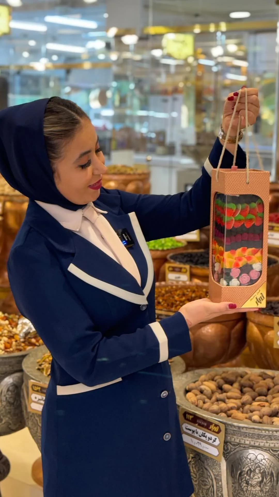 پاستیل باکس زربار، رنگ قهوهای، قرمز، سبز و زرد، جنس مقوا، جعبه عمودی با پنجره