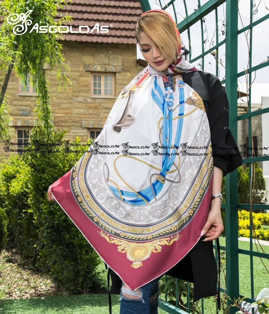 روسری زنانه، رنگ سفید، آبی و سرخابی، قوارهدار