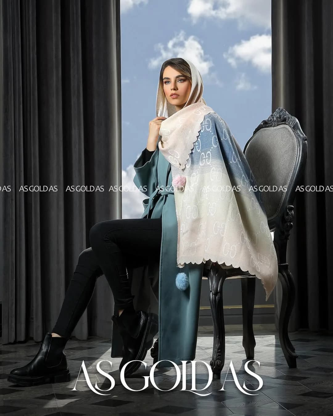 شال کد ۱۰۰۳۵ اسگلداس، رنگ آبی و سفید، مستطیلی، لبه دندانه دار