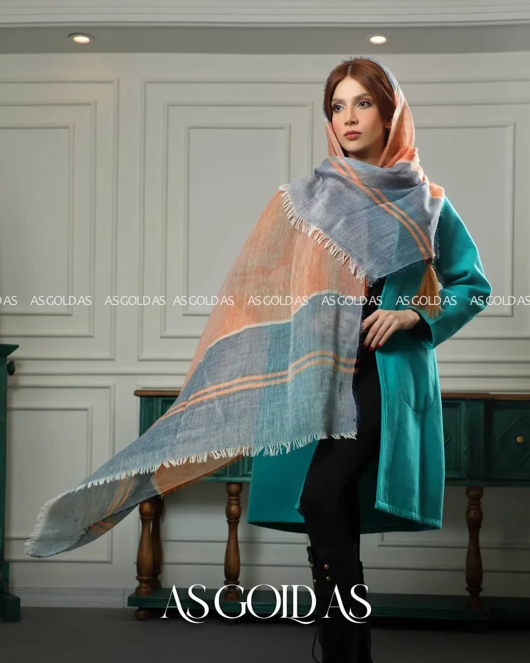 شال کد ۱۰۰۴۶، رنگ نارنجی، آبی و خاکستری، طرح راهراه، مستطیلی، ریشدار
