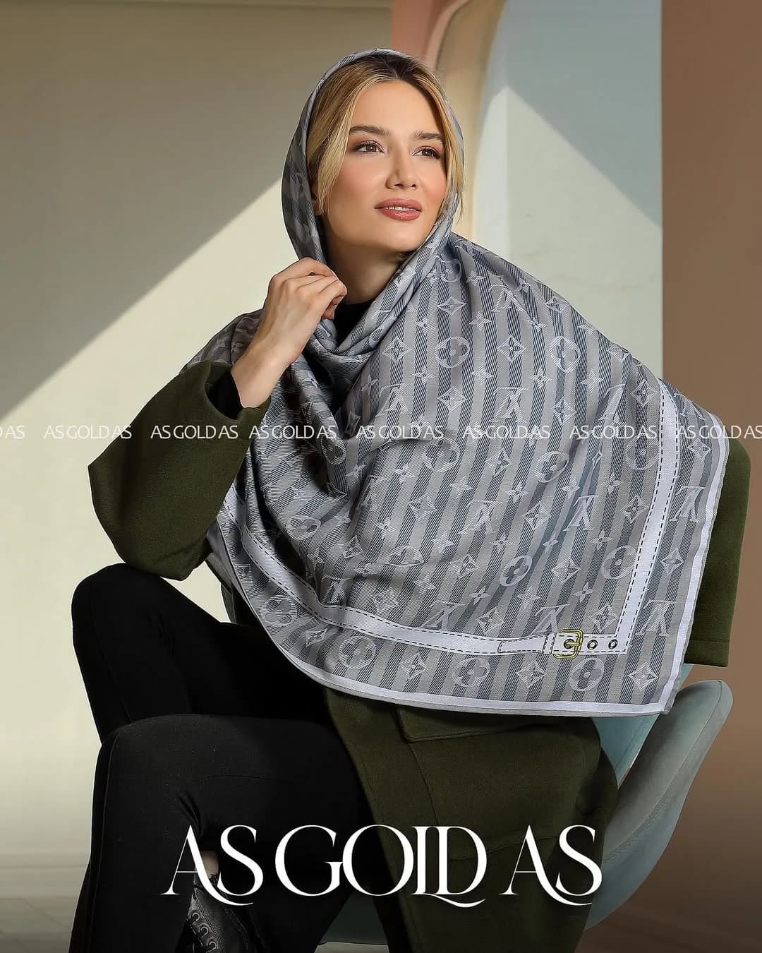 روسری سایز ۱۴۰ کد ۳۰۱۱، رنگ خاکستری، مربع