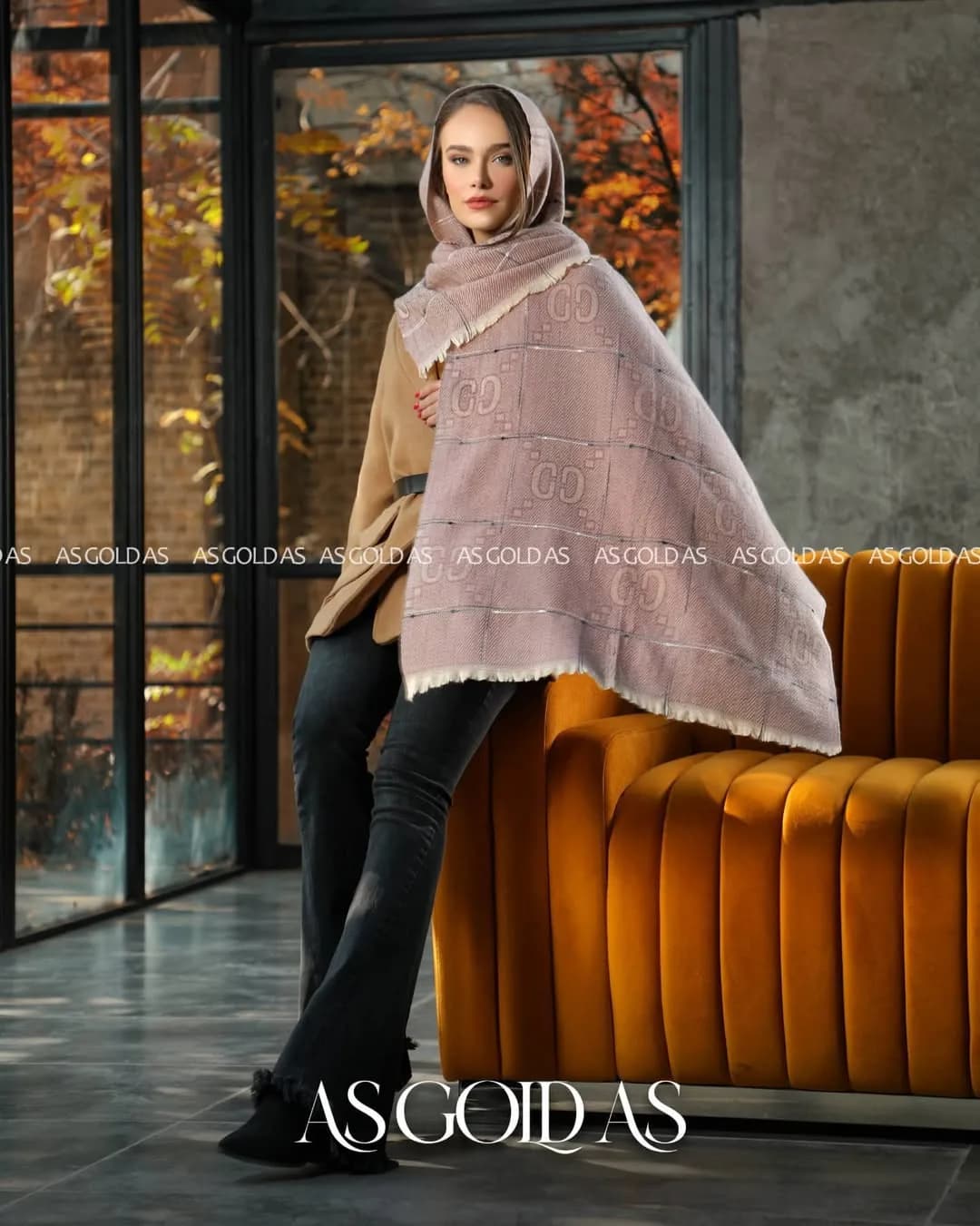 شال موهر کد ۱۰۰۴۹ — رنگ صورتی — نمای رویتن — بافت ژاکارد
