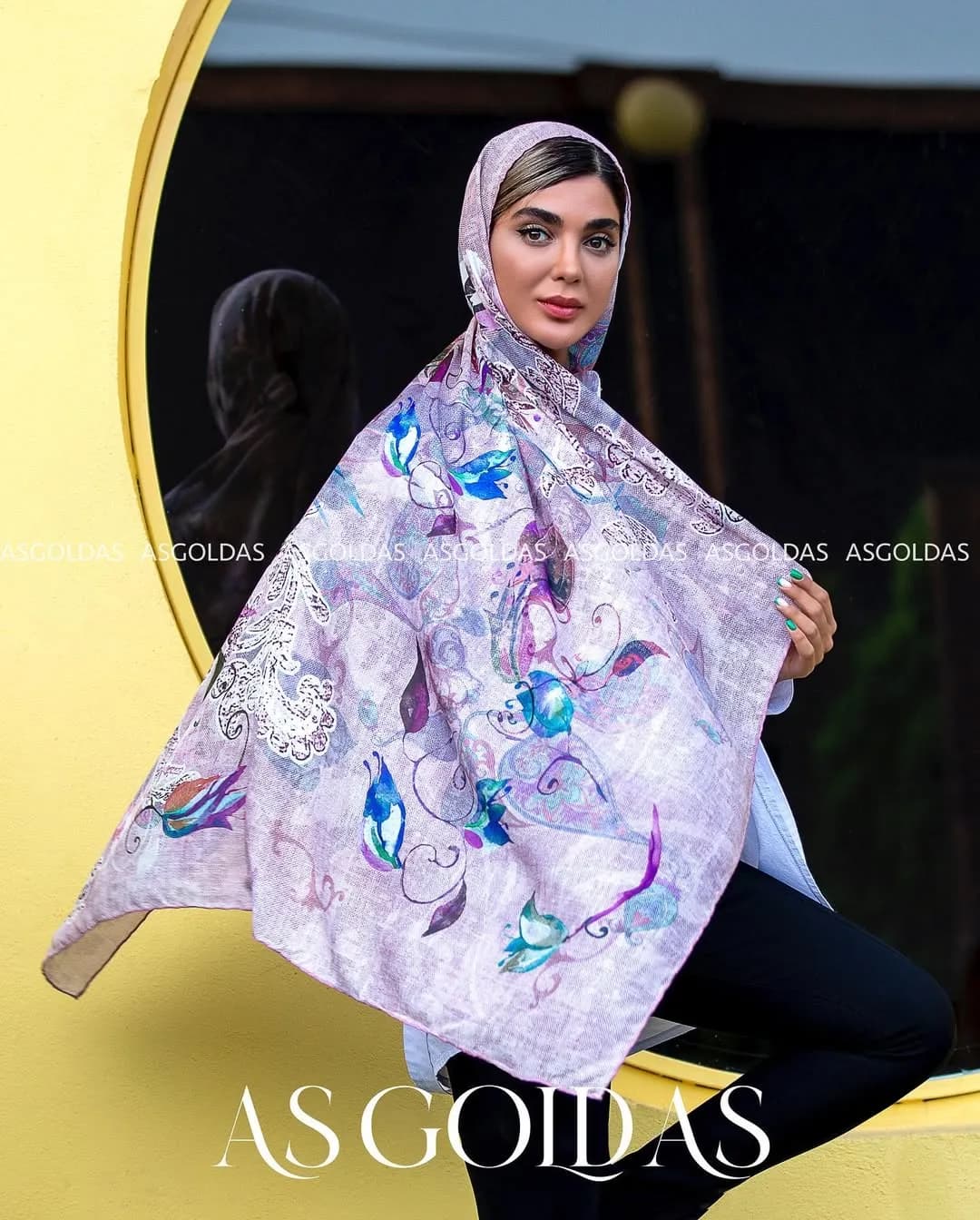شال روسری سایز ۱۲۰ آسگلداس، رنگ بنفش، آبی و سفید، طرح گلدار، قواره بزرگ، مربعی