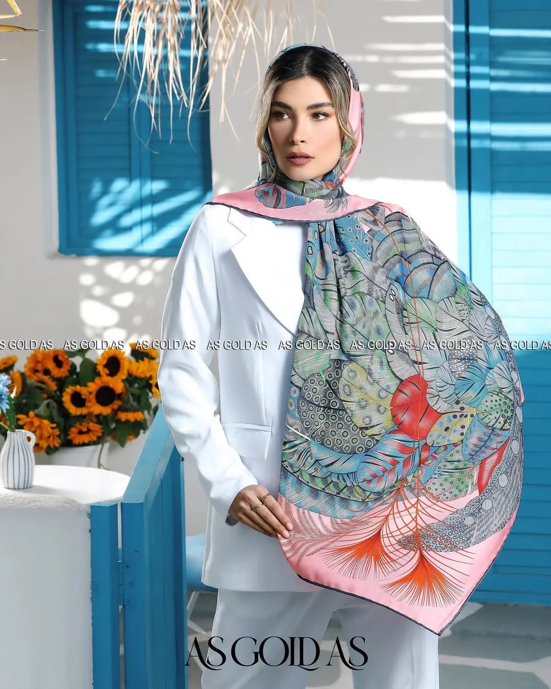 روسری سایز ۱۴۰ کد ۱۰۰۶۲، رنگ صورتی، آبی و خاکستری، طرح هندسی، بزرگ قواره