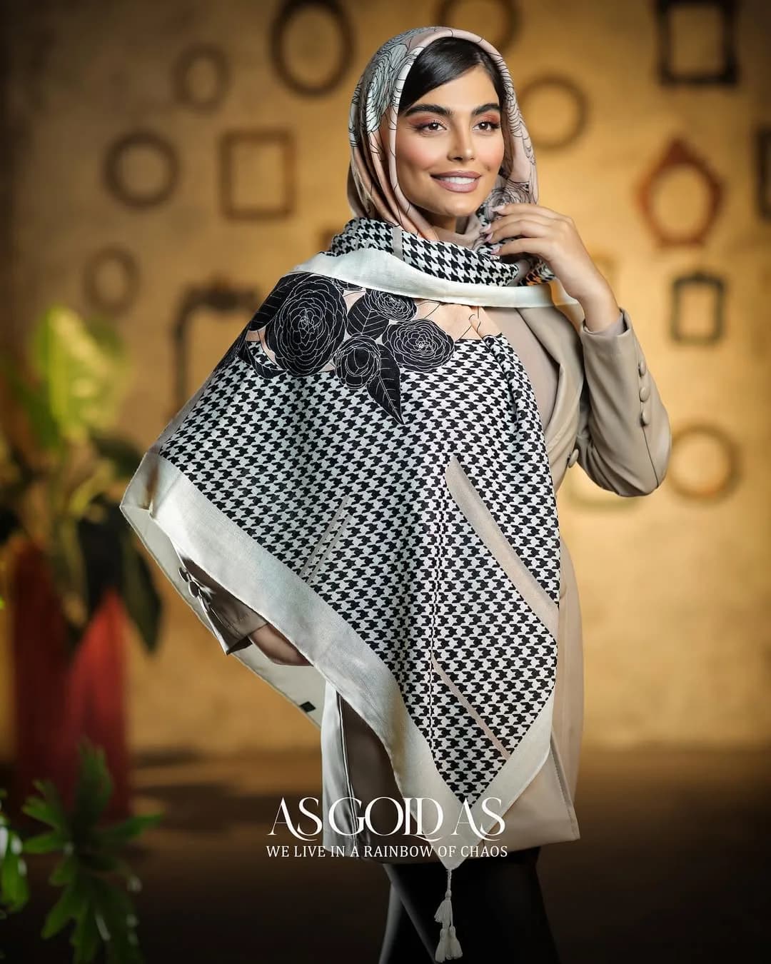 شال سایز ۱۴۰، رنگ سفید و سیاه، طرح گلدار، مستطیلی، بلند