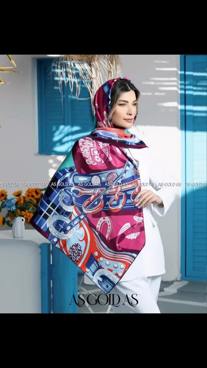 روسری نخی رنگی، رنگ قرمز، آبی، بنفش و سفید، مربعی