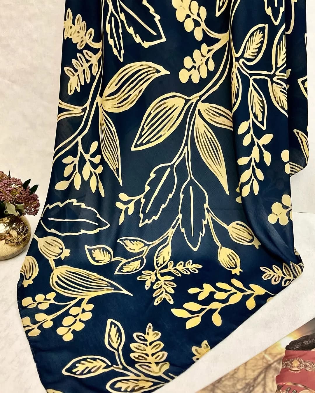 روسری ۱۲۰، رنگ سرمهای و زرد، مربع