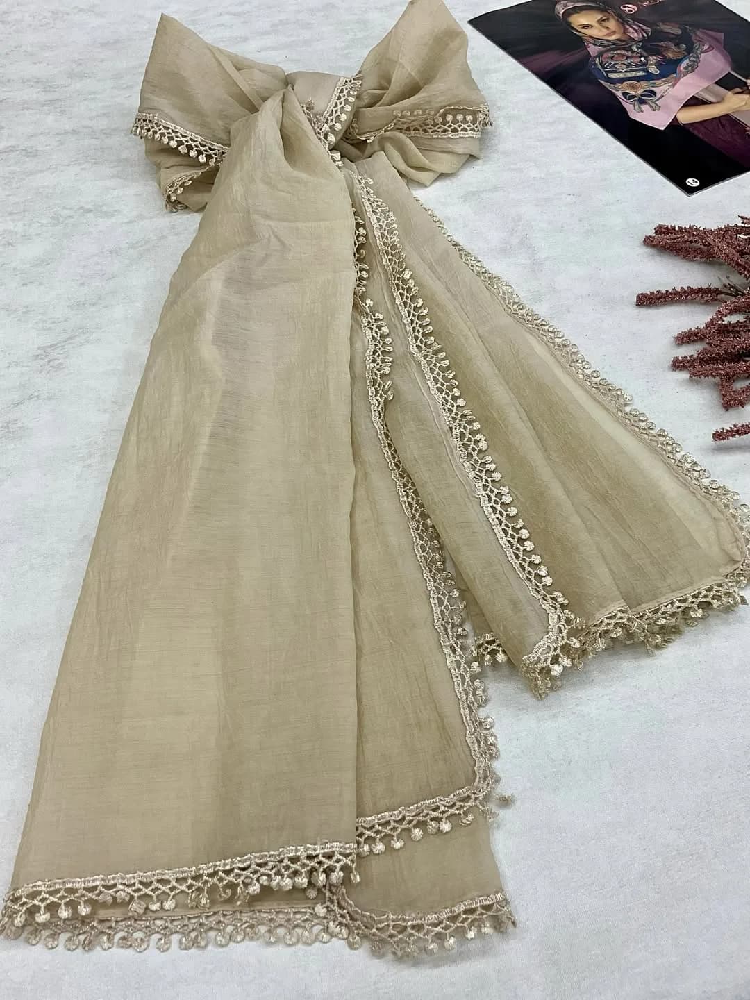 شال چروک دانتل عدسی، رنگ کرم، طرح گلدوزی، مستطیلی