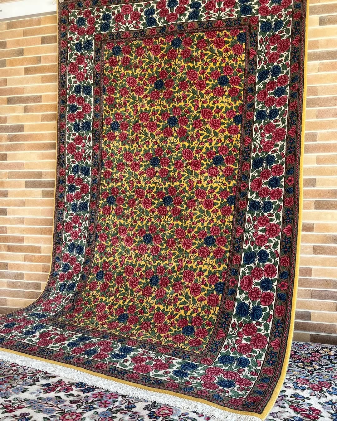 قالیچه ۱.۵ در ۲.۴ گل سرخی کرمان