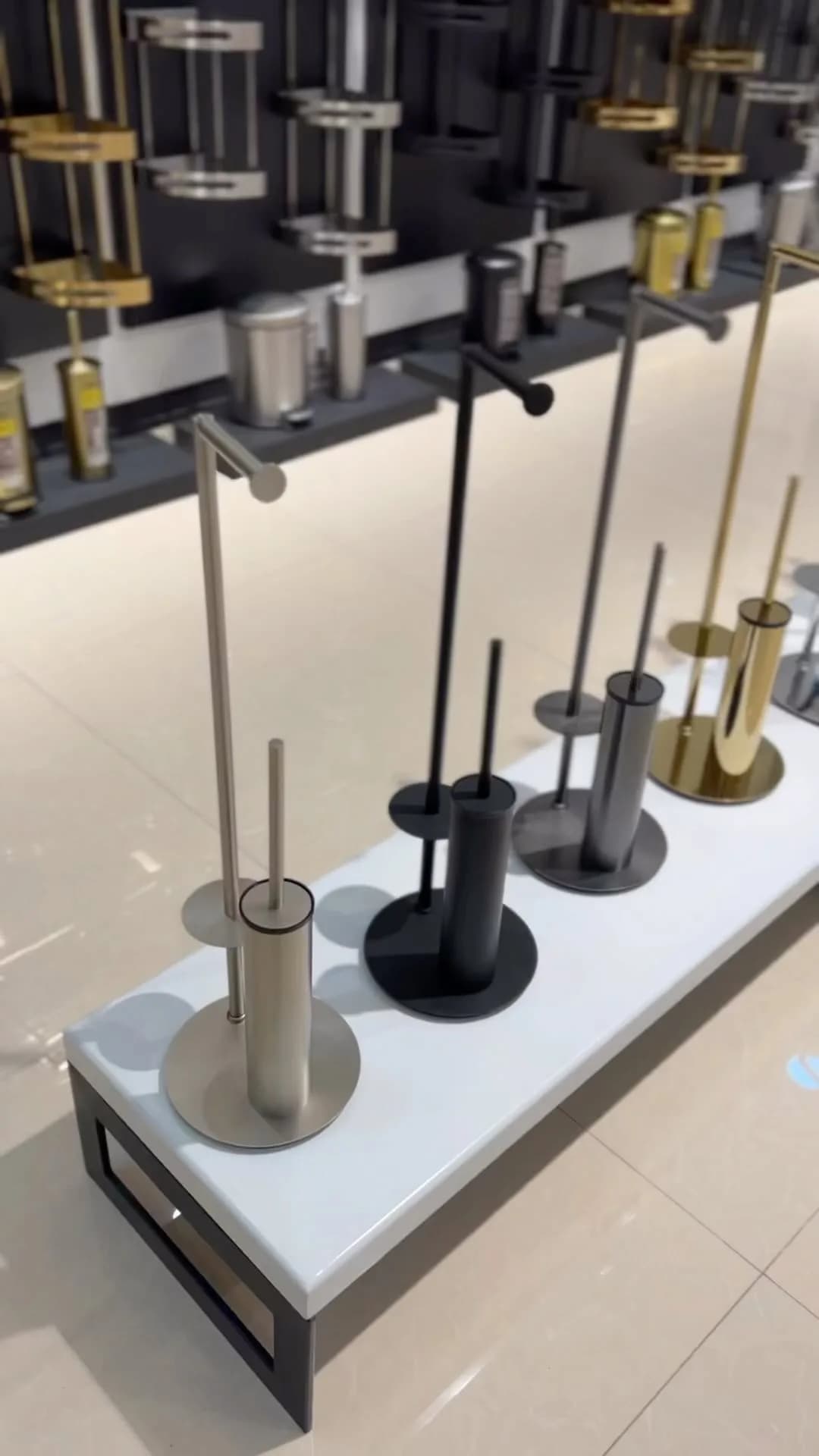 جای دستمال و حوله حمام