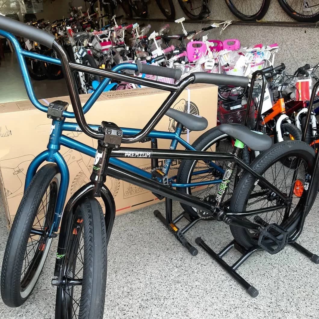 دوچرخه BMX مدل سولو پریمیوم، رنگ آبی و مشکی، جنس فلز و پلاستیک، بیامایکس
