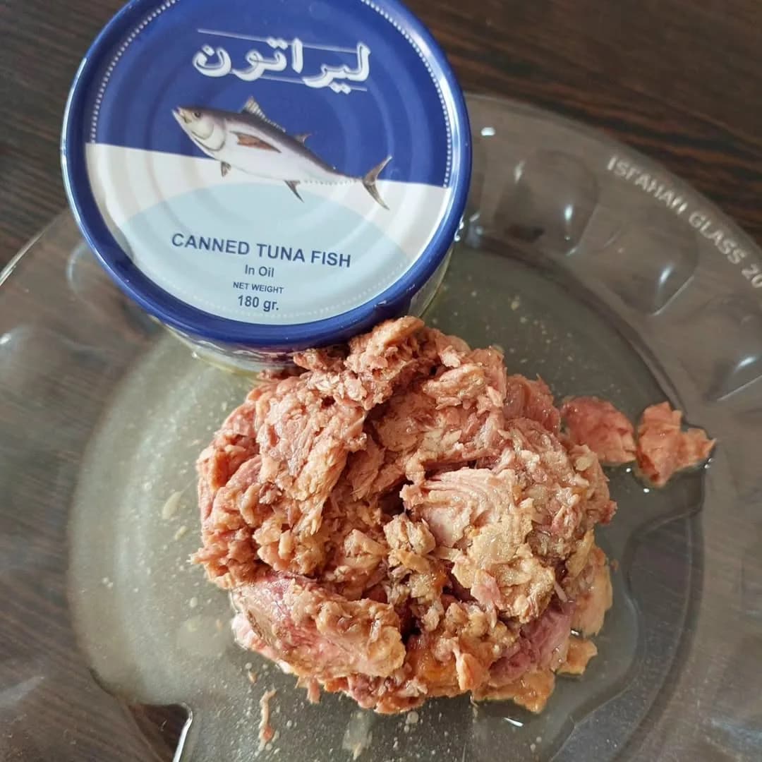 تن ماهی لیراتون، رنگ آبی، نقرهای و صورتی، جنس فلزی، قوطی استوانهای