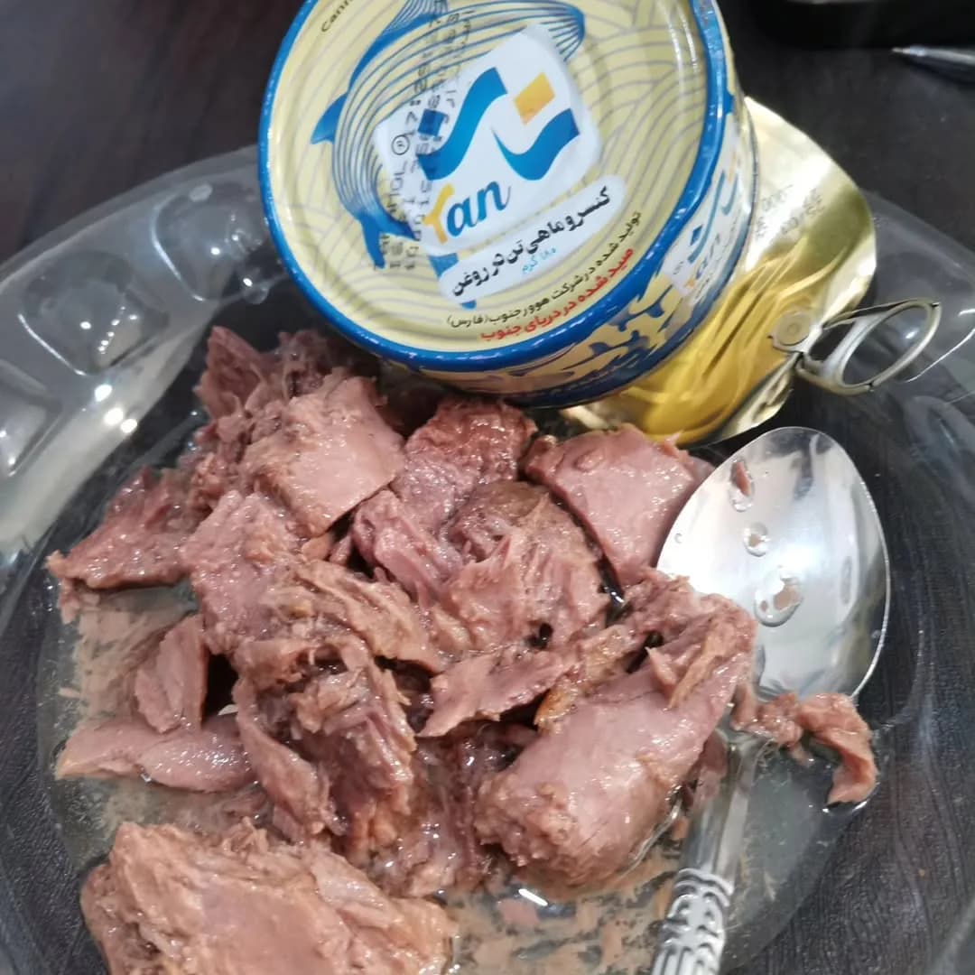 تن ماهی تان ۱۸۰ گرمی، رنگ صورتی و نقرهای، تن ماهی ریششده