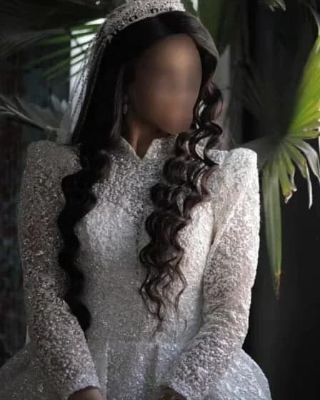 لباس عروس شایندار سایز ۳۶ تا ۴۲، رنگ سفید، جنس توری، طرح گلدوزی، بلند، یقه بسته، آستین بلند، جذب