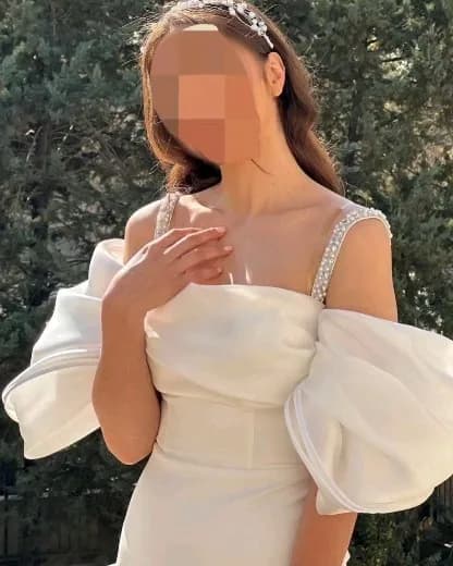 لباس عروس سایز ۳۶، رنگ سفید، طرح سنگدوزی، بلند، دکلته، آستین پفی جدا