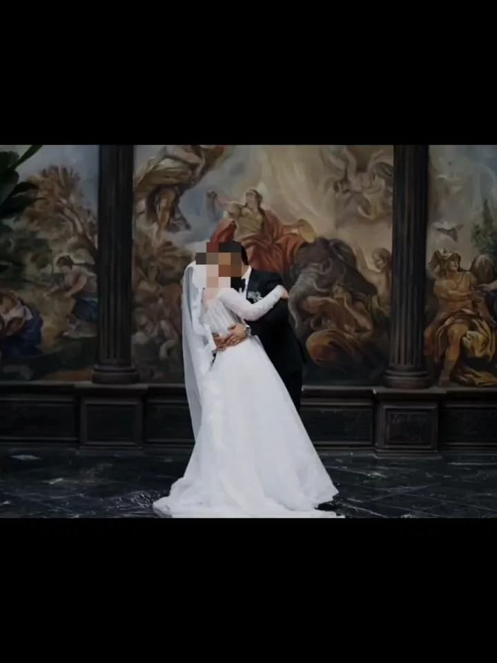 لباس عروس ترک، رنگ سفید، جنس تور و گیپور، طرح گلدوزی، بلند، آستینبلند، دنبالهدار