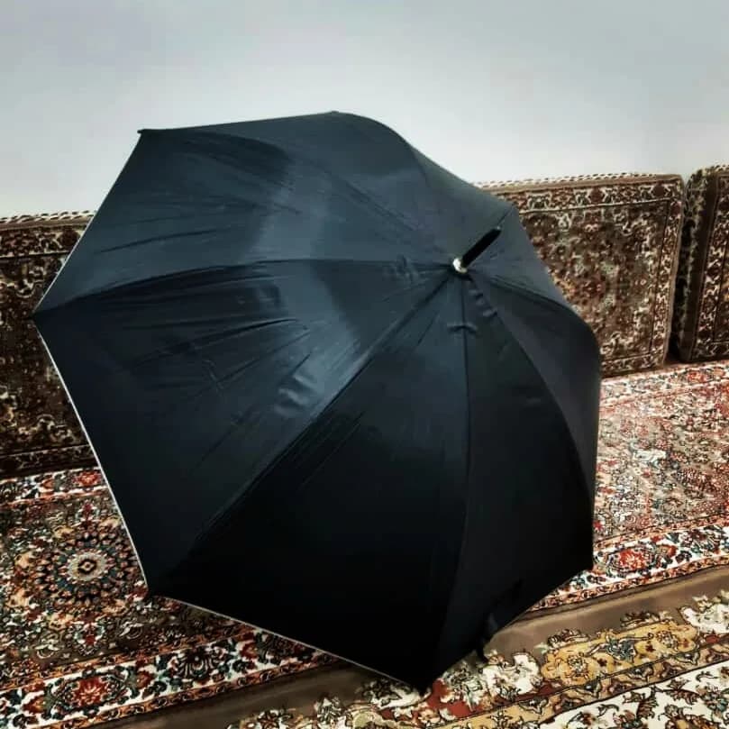 چتر جفت فنر دسته چوبی دوآستر، رنگ مشکی، جنس پارچه، تاشو دستی