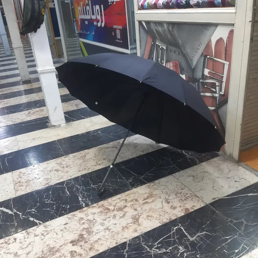 چتر ۱۶ فنر لندن، رنگ سیاه، باز