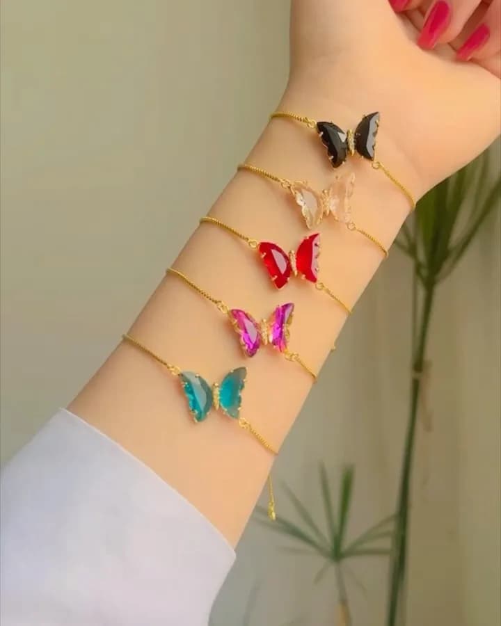 دستبند پروانه — نمای رویتن — طرح پروانه
