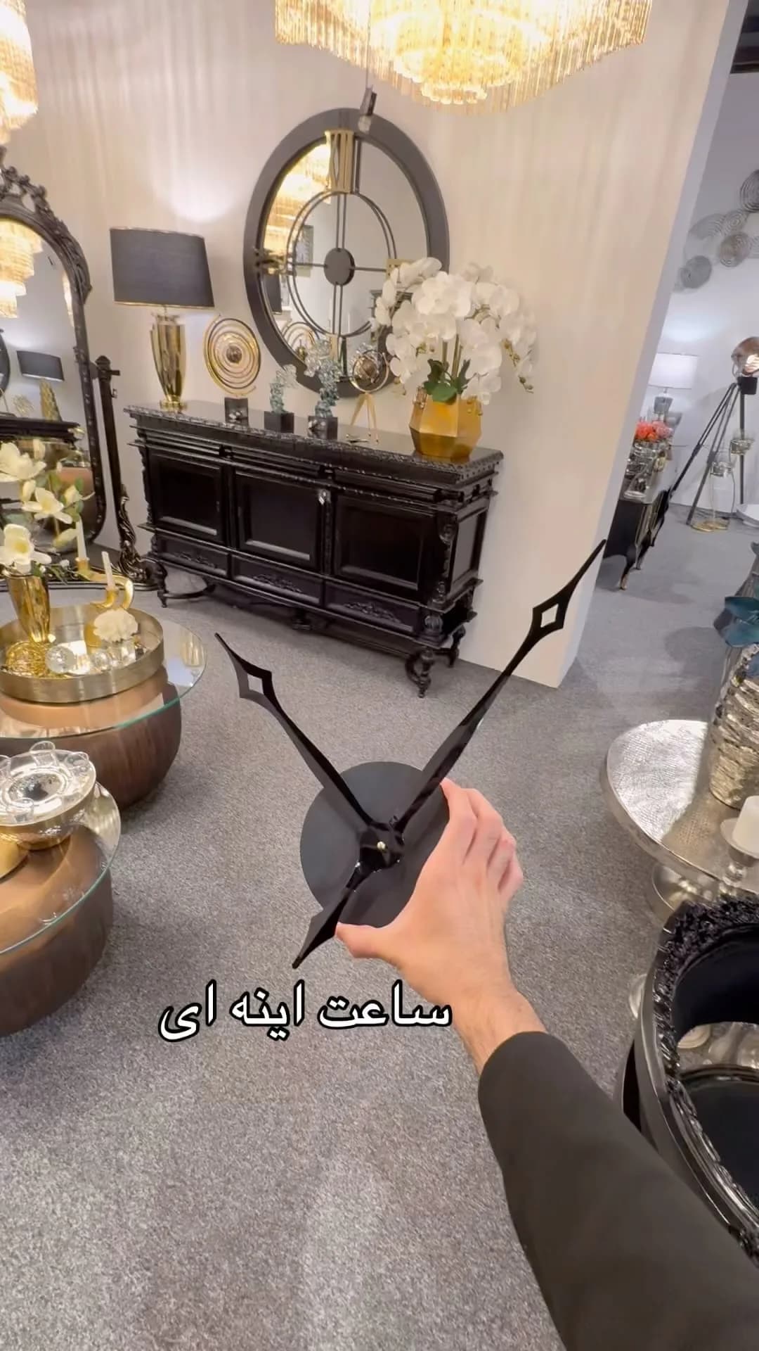 ساعت دیواری آینهای قطر ۱۰۵ سانت، رنگ مشکی، جنس فلز، اعداد رومن