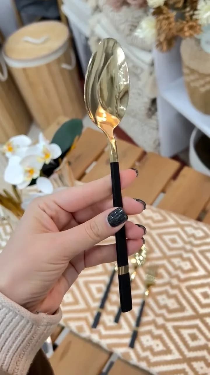 قاشق و چنگال استیل طلایی، رنگ مشکی، جنس فلز، دسته بلند، مدرن