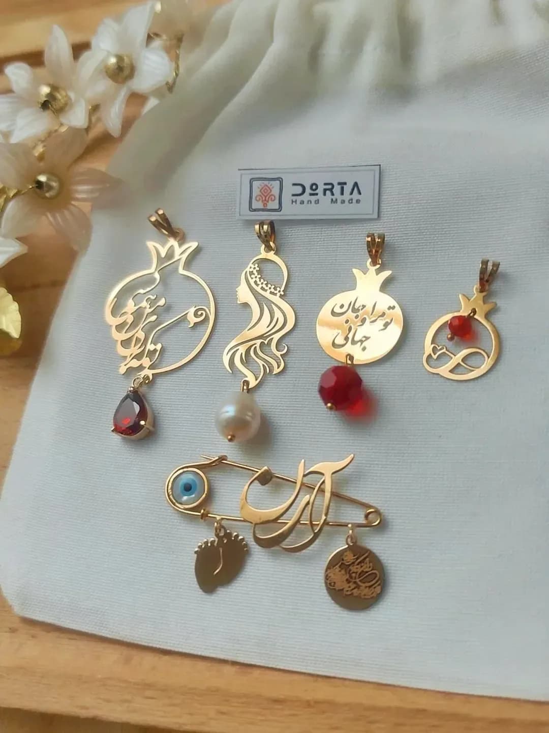 گردنبند طرح انار، رنگ طلایی، قرمز و سفید، جنس فلز، آویز، مدلهای مختلف