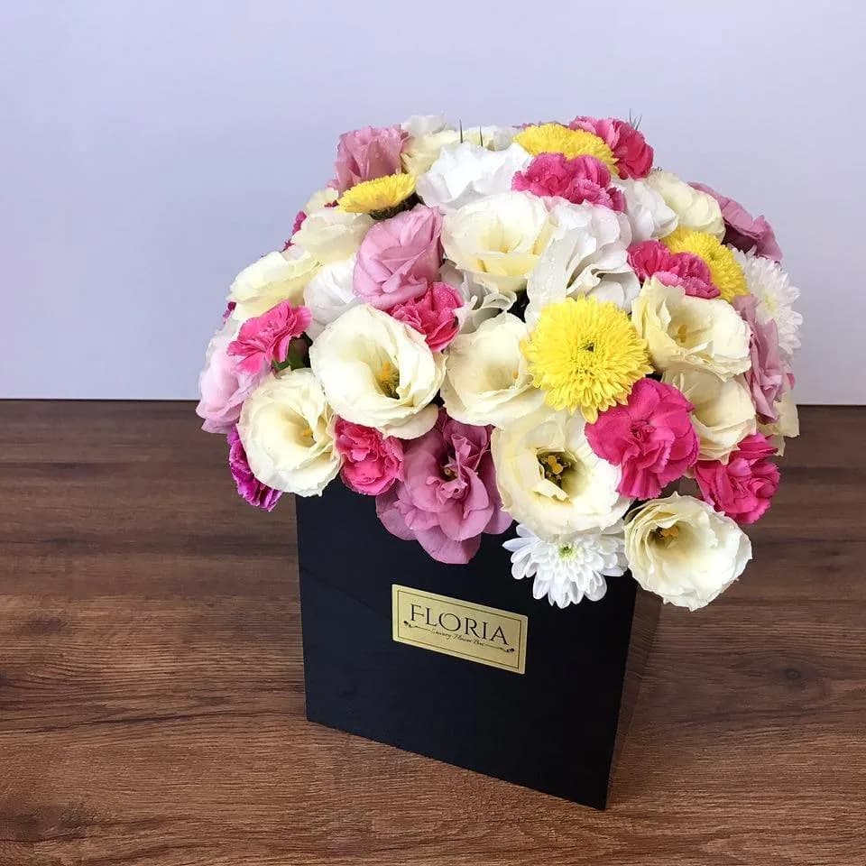 باکس هدیه گل رنگارنگ، رنگ زرد، صورتی و سفید، جعبه گل