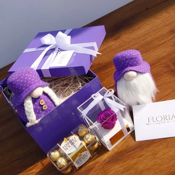 پکیج ولنتاین باکس رز جاودان با عروسک و شکلات Rose Amor