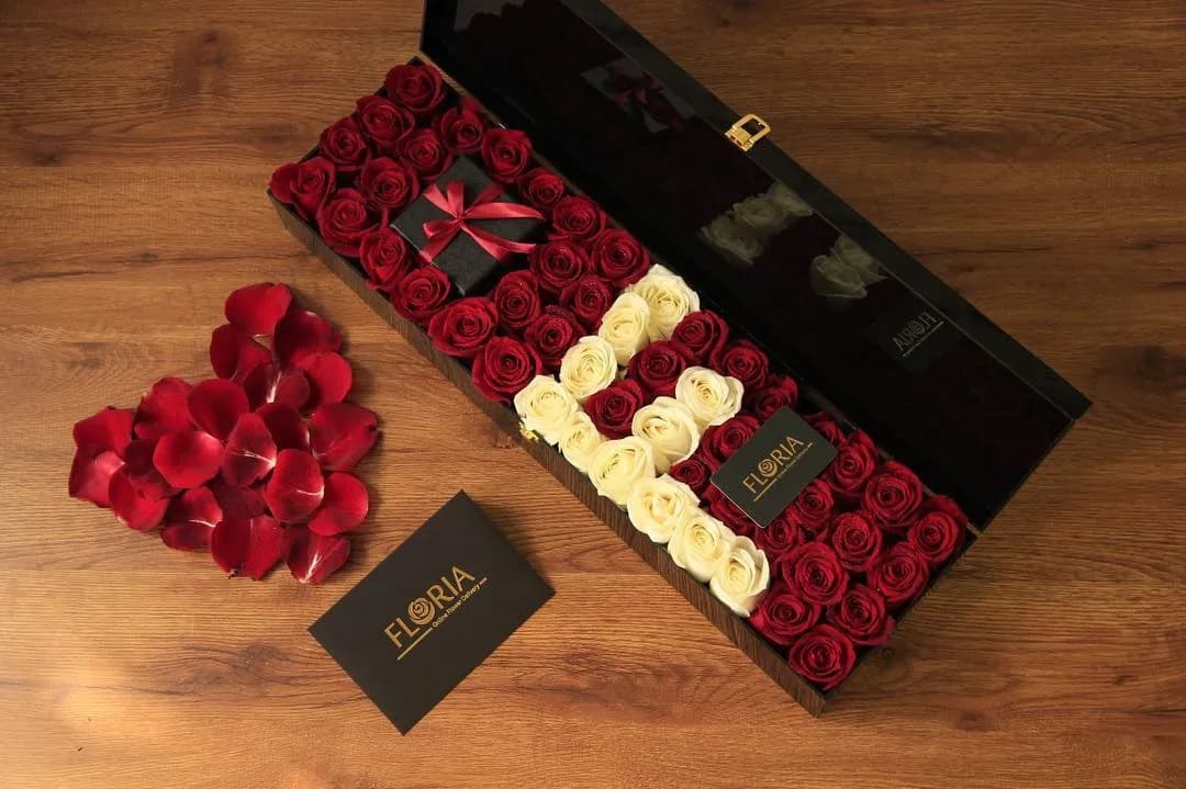 باکس گل حرف F فلوریا