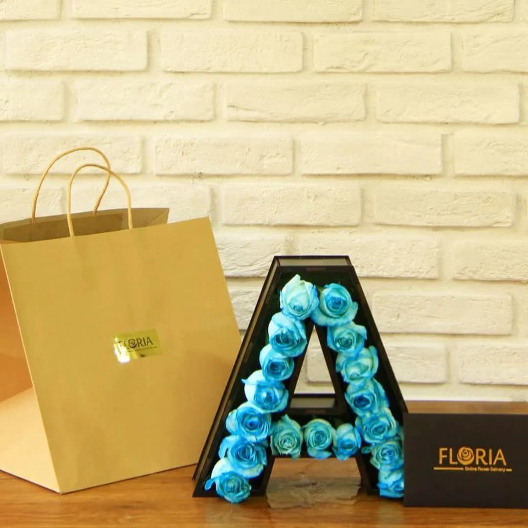 باکس گل حروف رز هلندی آبی، حرف A