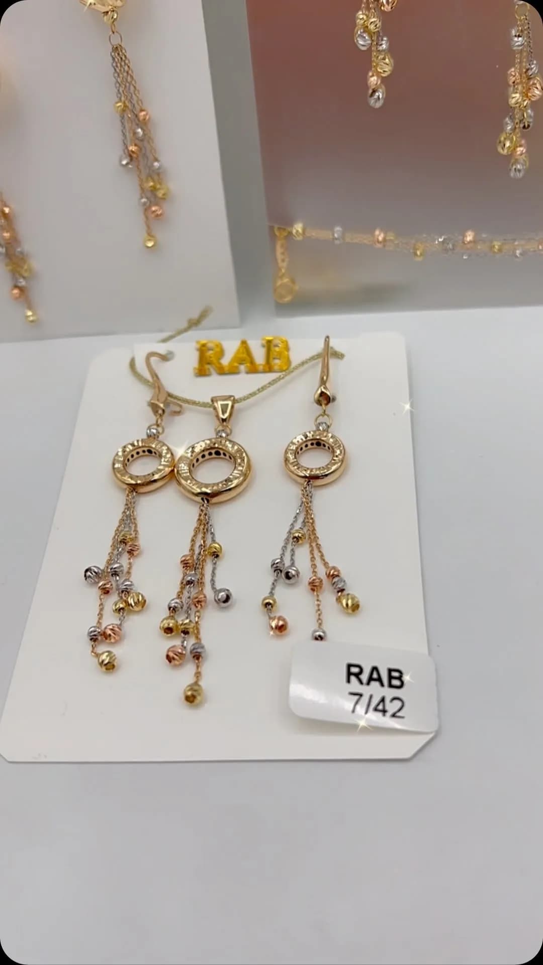 ست گوشواره و آویز طلا