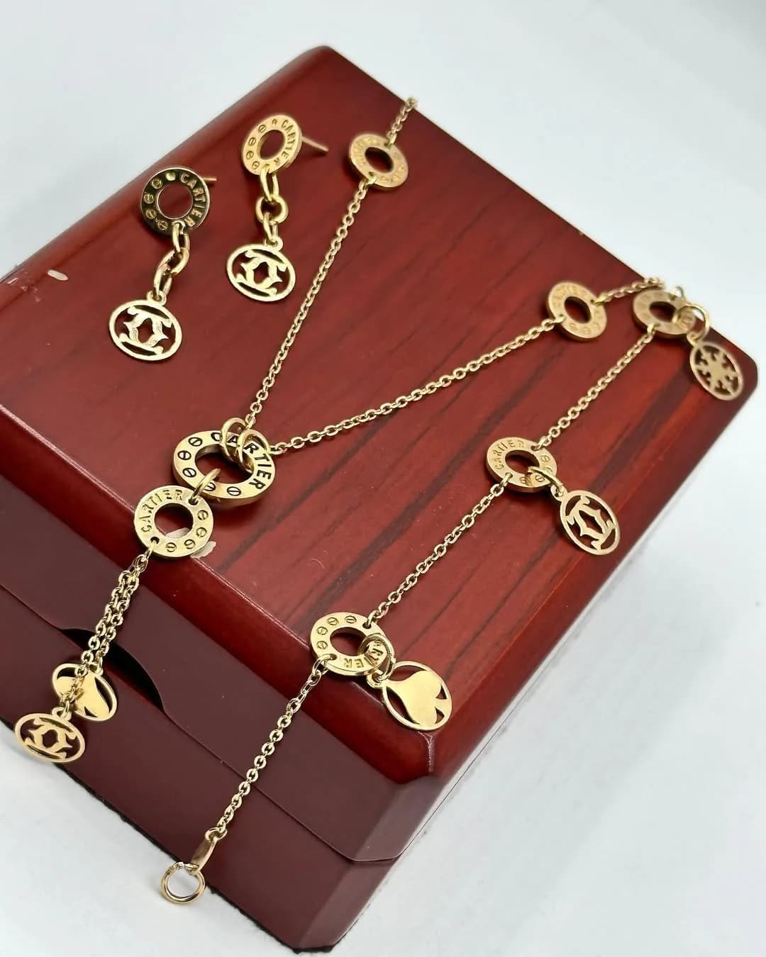 سرویس طلا طرح کارتیر