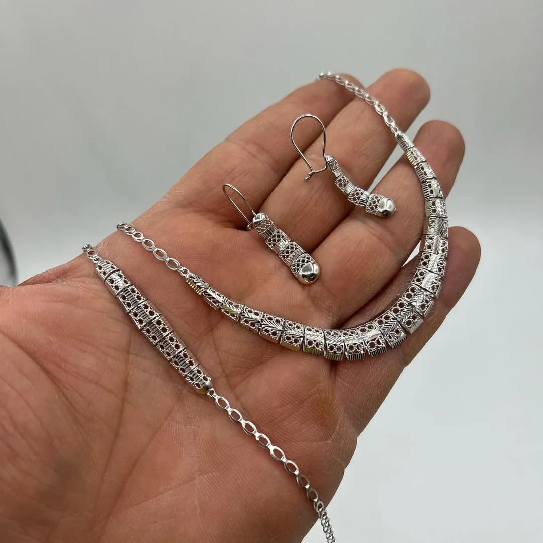 ست گردنبند و گوشواره طلا