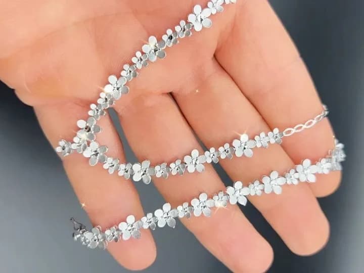 گردنبند و دستبند طلا شکوفه