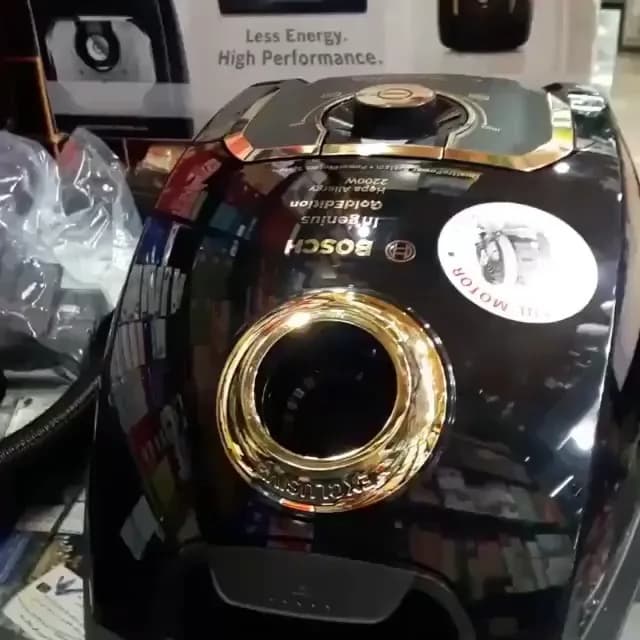 جاروبرقی سری ۸ مدل BGL8GOLD بوش، رنگ مشکی و طلایی، جنس پلاستیک و فلز، ایستاده، مخزندار