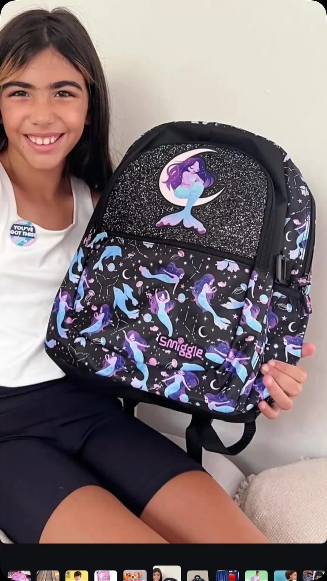 کوله پشتی اسمیگل Smiggle، رنگ مشکی، بنفش و آبی، طرح شخصیت کارتونی