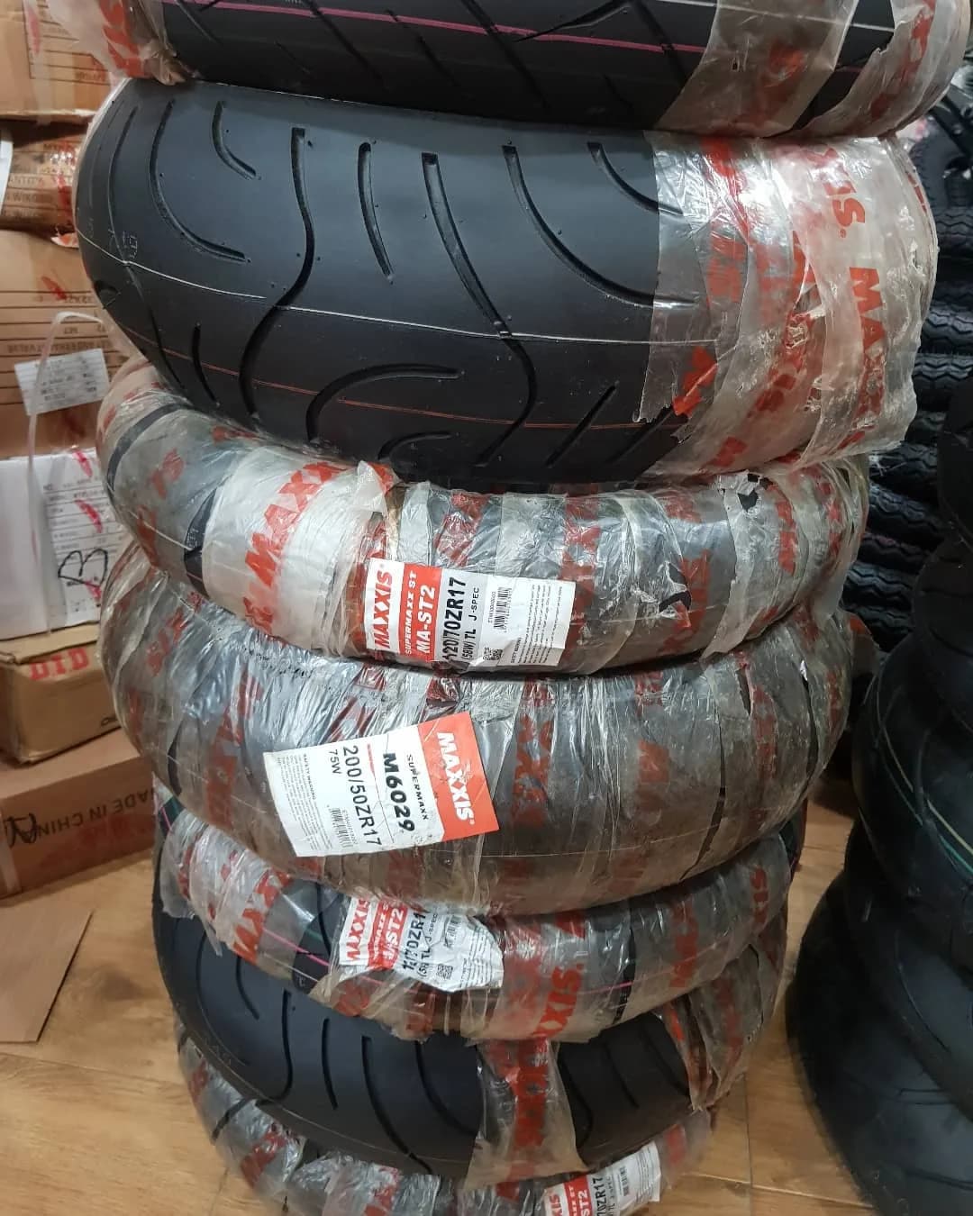 لاستیک موتور مکسس سایز 120 و 190 و 200