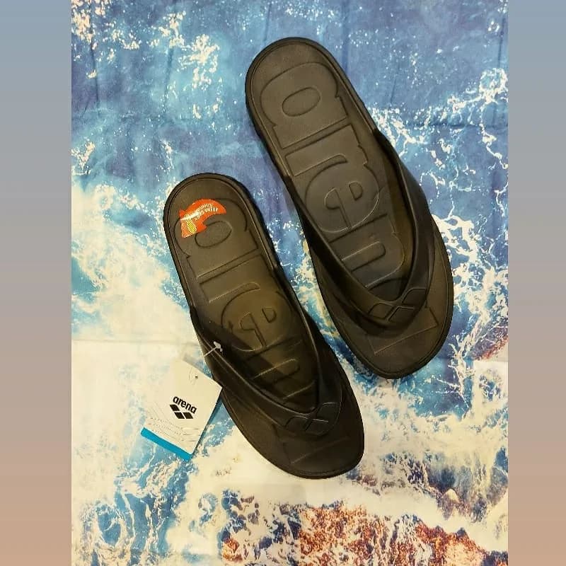 دمپایی لاانگشتی Water Grip Thong آرنا، رنگ مشکی، جنس پلاستیک، تخت