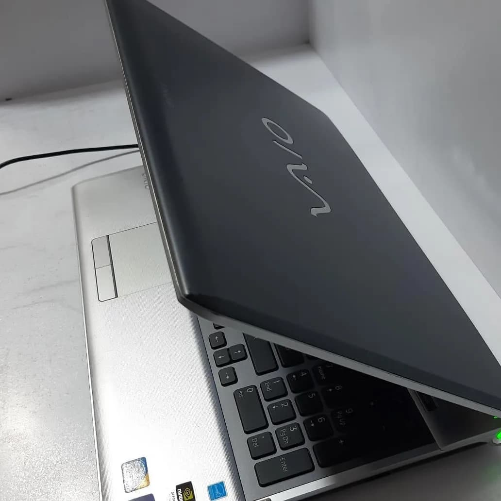 لپتاپ سونی VPCF1 Sony، رنگ مشکی و نقرهای، لپتاپ معمولی