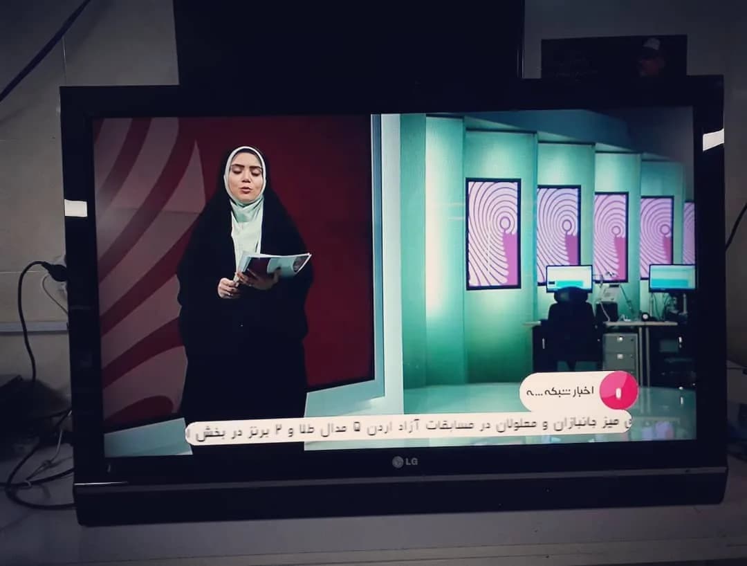 تلویزیون ال سی دی استوک ال جی ۳۲ اینچ LG، رنگ مشکی، جنس پلاستیک، تلویزیون صفحه تخت