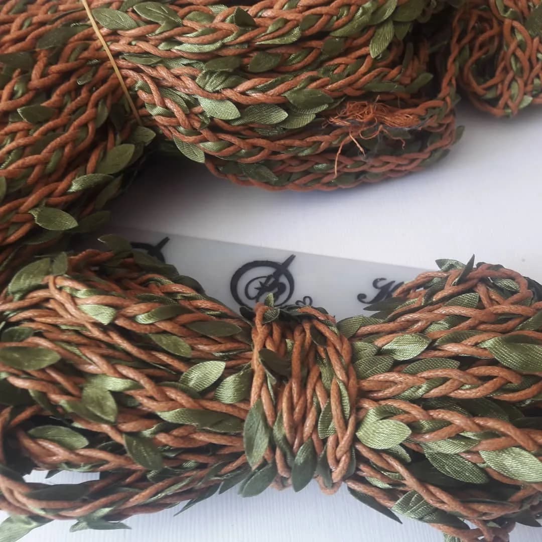 ریسه برگ کنفی ۱۰ متری — رنگ سبز — نمای دردست — ۱۰ متری